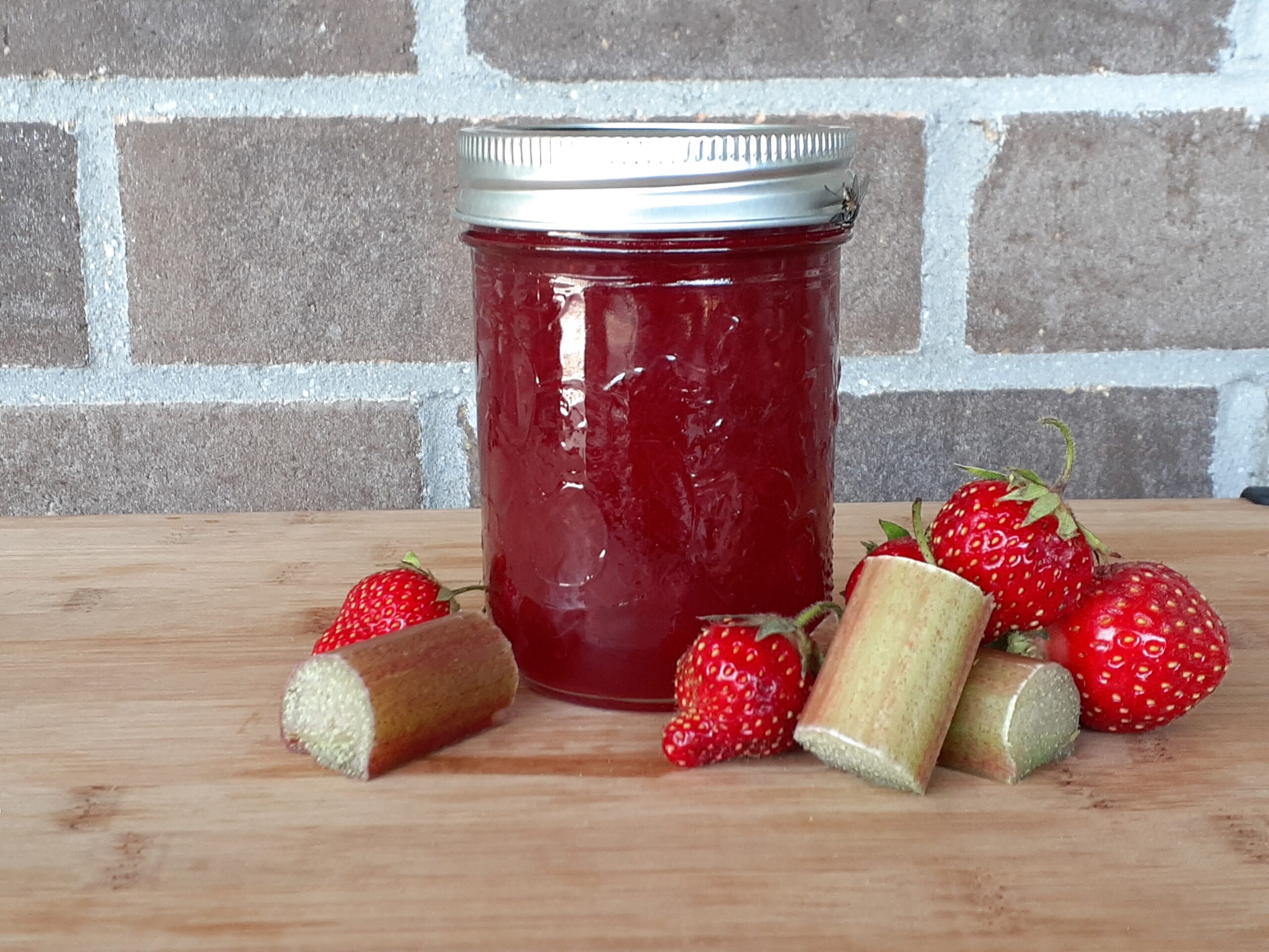 Strawberry Rhubarb Jam 250ml Gmach Gardens
